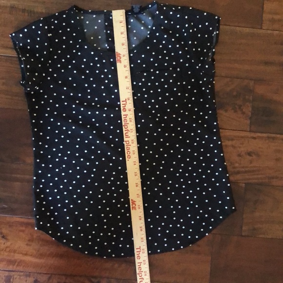 ANN Taylor petite | Black and white polka dot short sleeved blouse - Picture 8 of 13